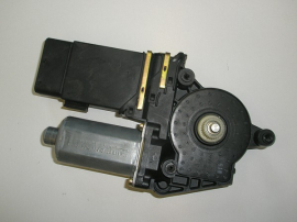 [Obr.: 24540-motorcek-stahovania-okna-predny-lavy-octavia-do-4-2001.jpg]